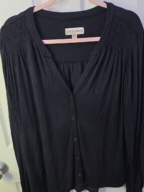 Knox Rose Black V-Neck Button Front Blouse with Smocked Shoulders Size XXL